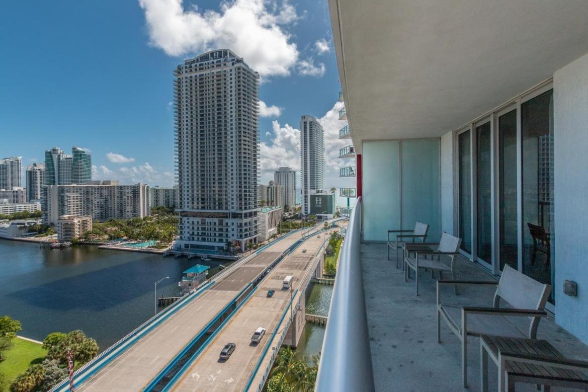 Modern One Bedroom Rental At Beach Walk Resort Miami 18Th Floor Hallandale Beach Esterno foto