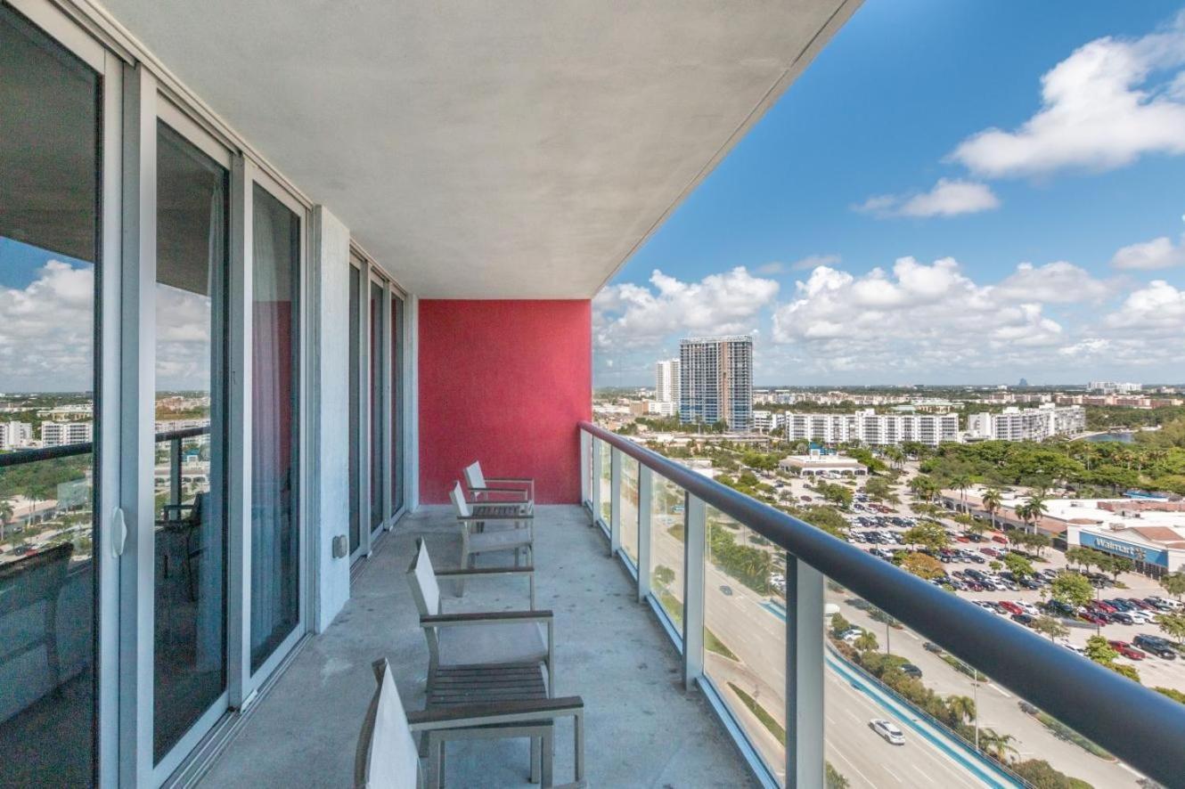 Modern One Bedroom Rental At Beach Walk Resort Miami 18Th Floor Hallandale Beach Esterno foto