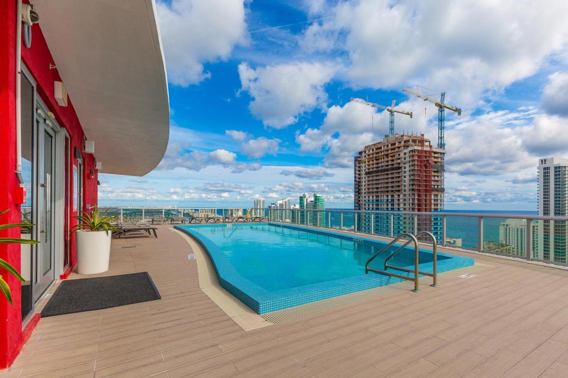 Modern One Bedroom Rental At Beach Walk Resort Miami 18Th Floor Hallandale Beach Esterno foto