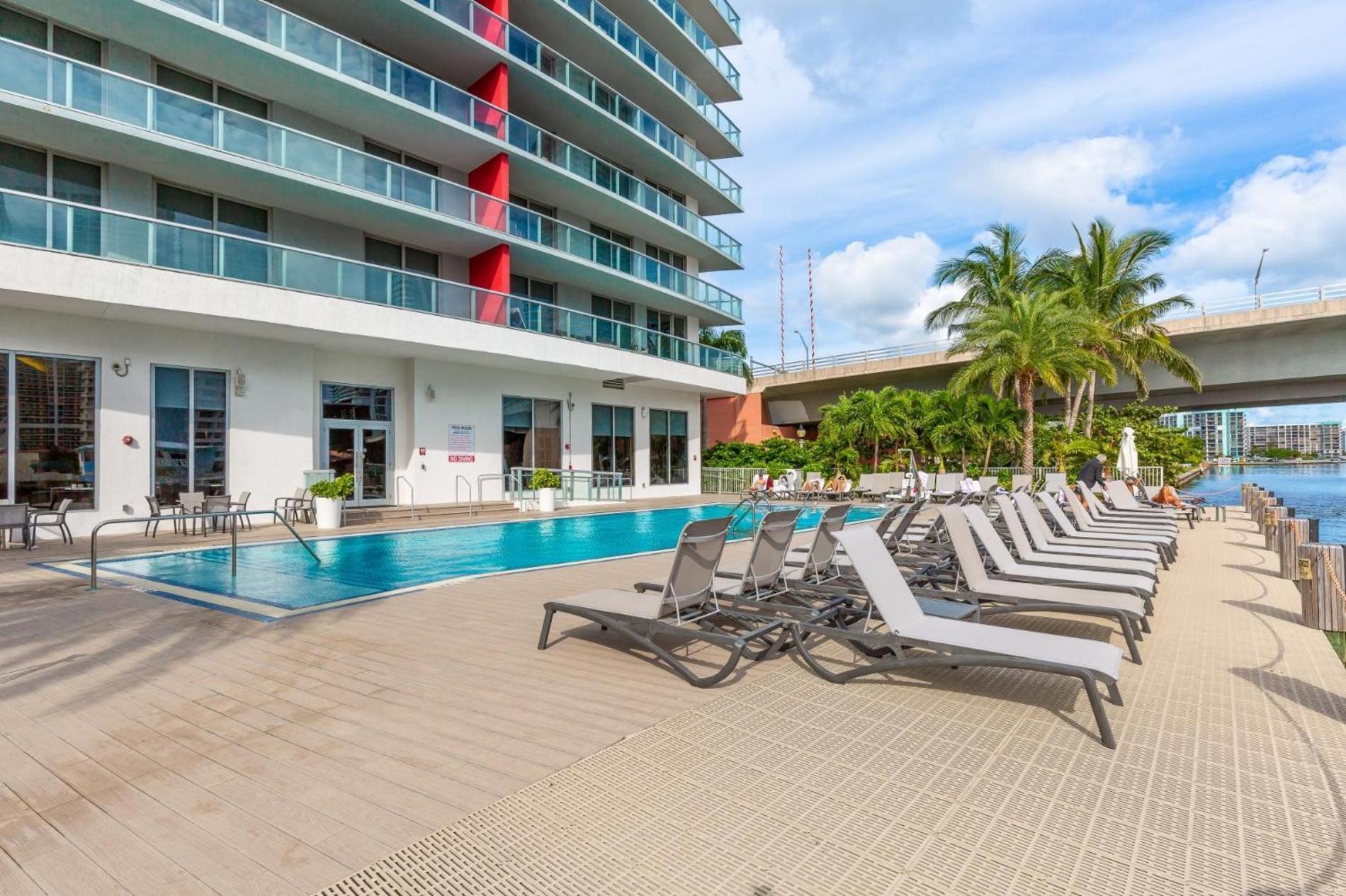 Modern One Bedroom Rental At Beach Walk Resort Miami 18Th Floor Hallandale Beach Esterno foto
